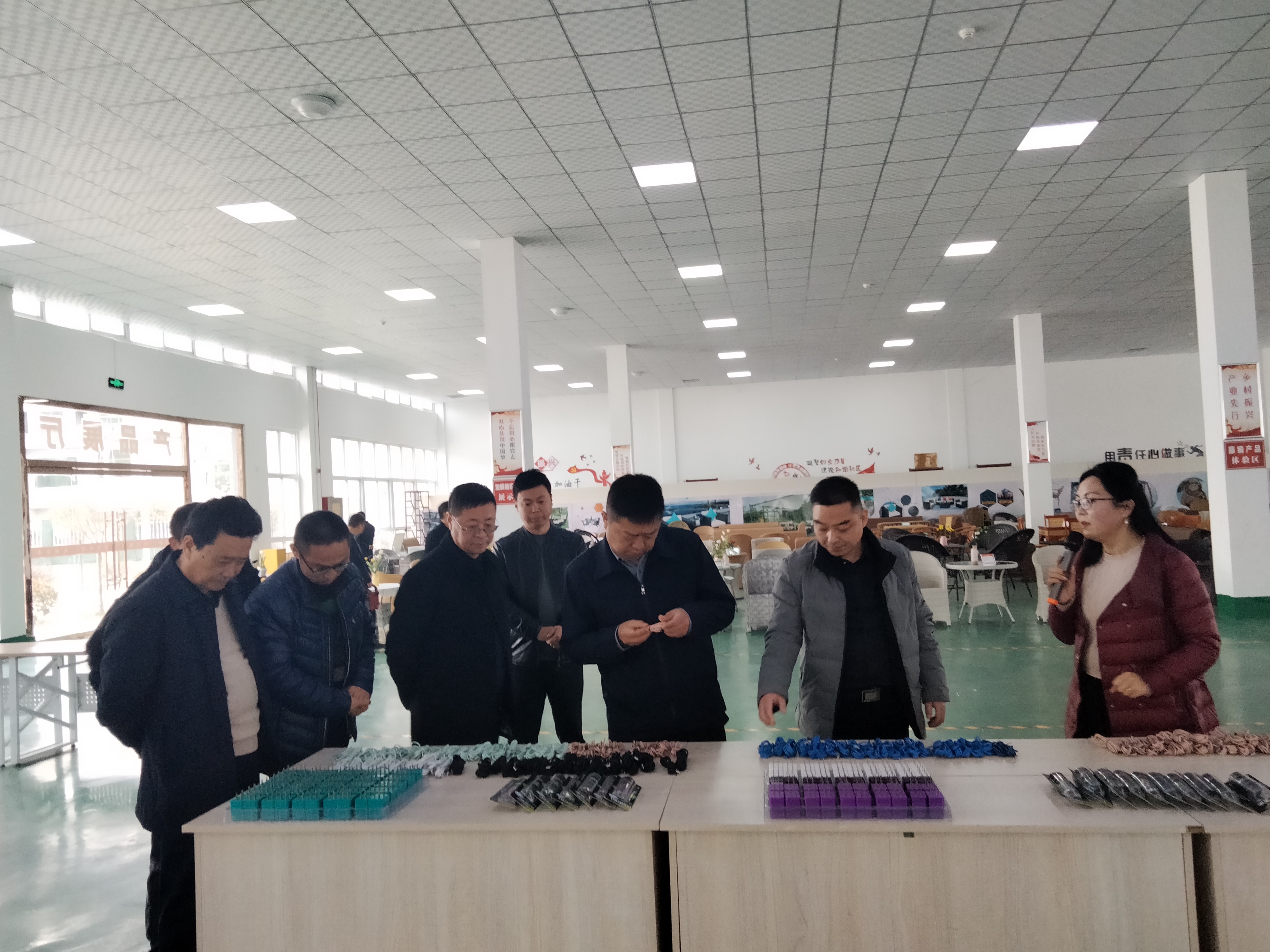 镇巴县考察组到涧池镇学习调研易地搬迁后续扶持工作