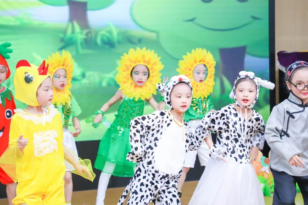 花田花绽，阅读悦心｜双流区黄甲小学举行读书节之阅读表演赛