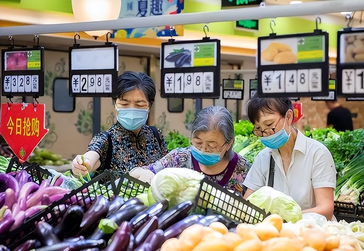 全球物价上涨,美国都扛不住了,中国通胀为什么还能保持这么低?