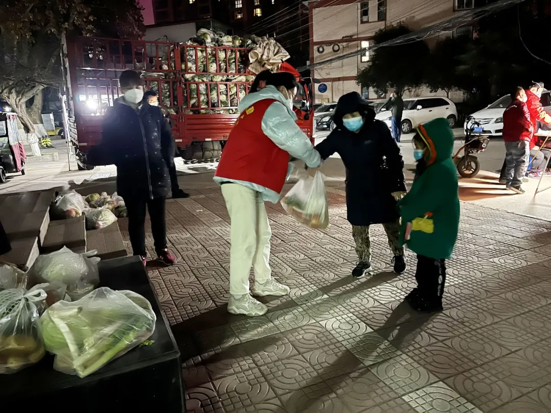 今天，滞留西安的考研生、游客上热搜！他们…怎么样了？