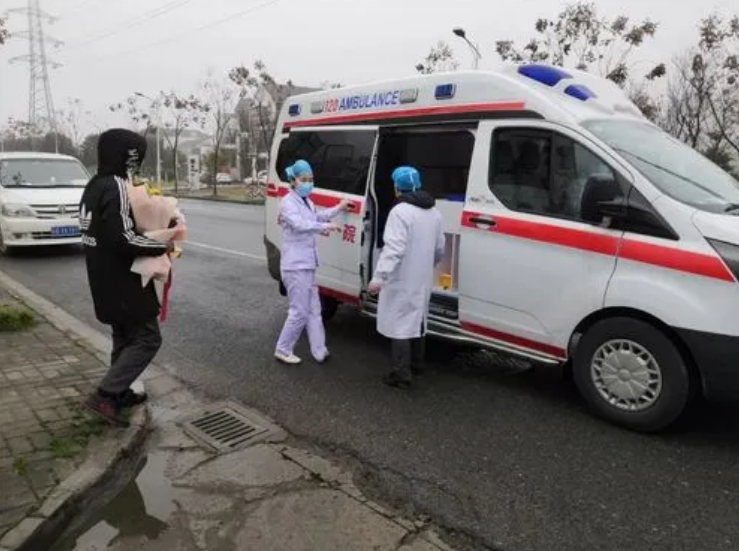 撞車后，先報警還是先找保險公司？順序搞錯可能拒賠