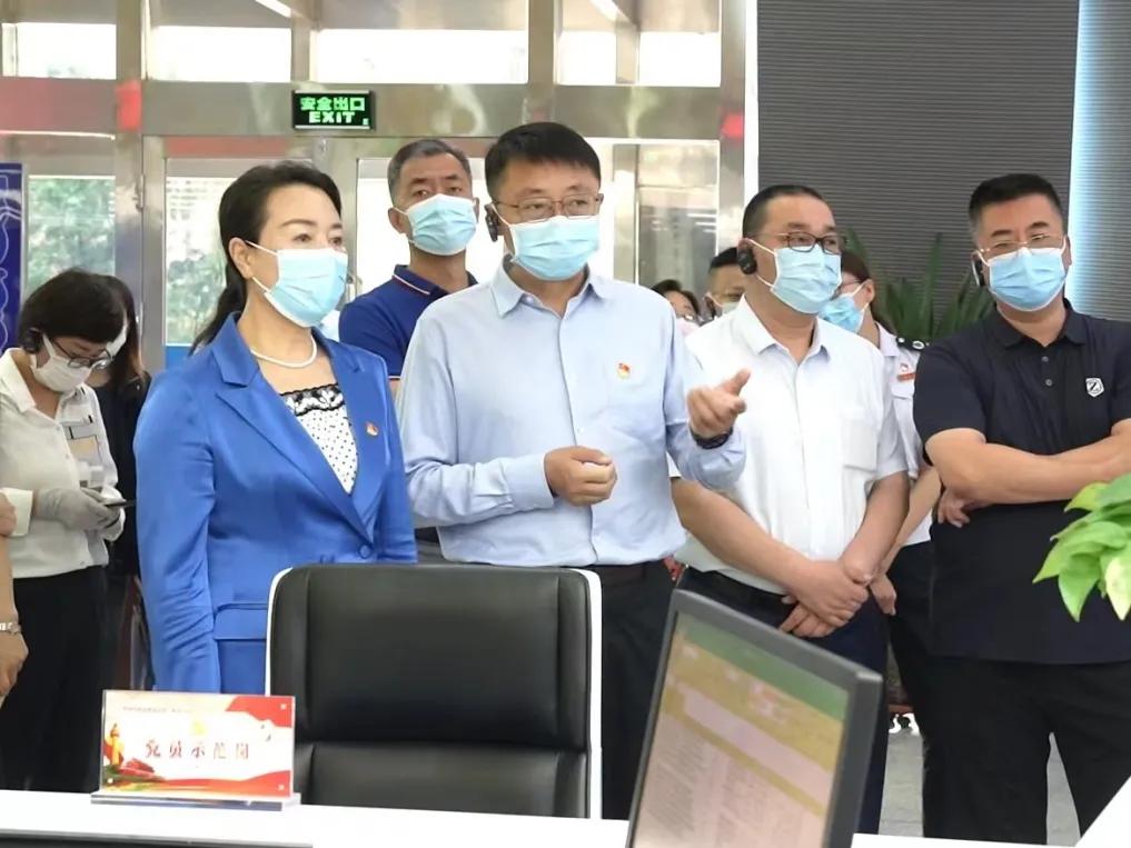“春雨润苗”助成长 税联企共建促交流——自治区税务局、工商联共邀商会、协会代表走进呼和浩特市税务局