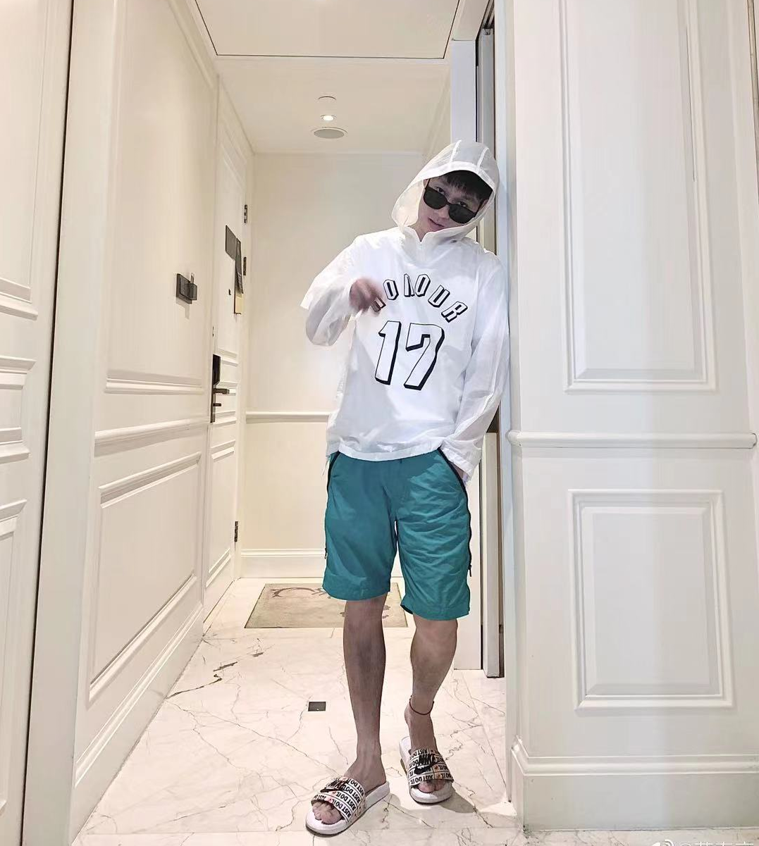 回顾2021年十二位离世的名人，每一位都让人难以割舍