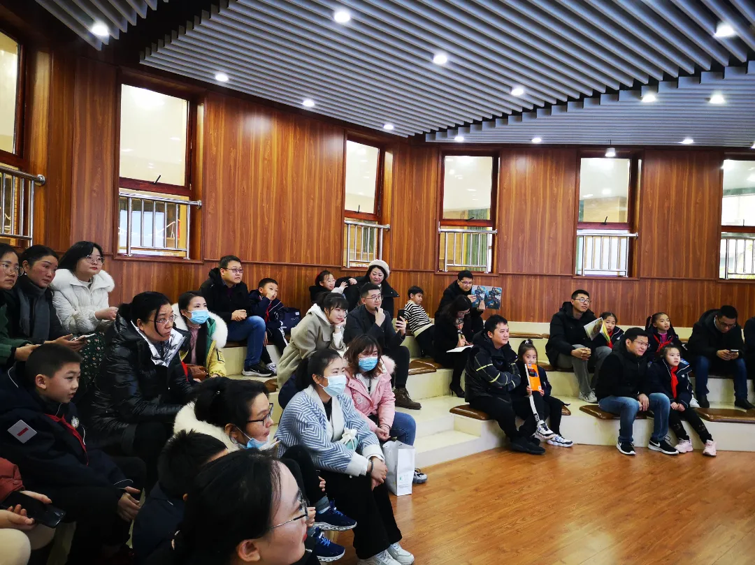 家校互动 趣味共读——华阳实验小学亲子阅读活动报道