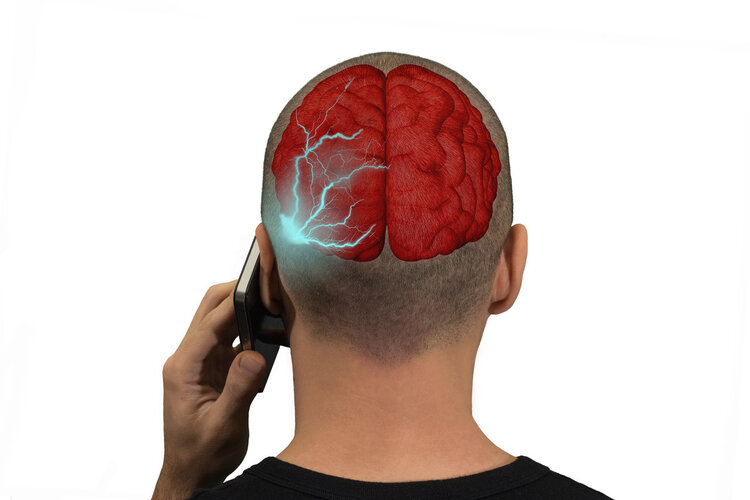 脑出血来临，睡觉先知？提醒：睡觉出现3个异常，或是脑出血警报