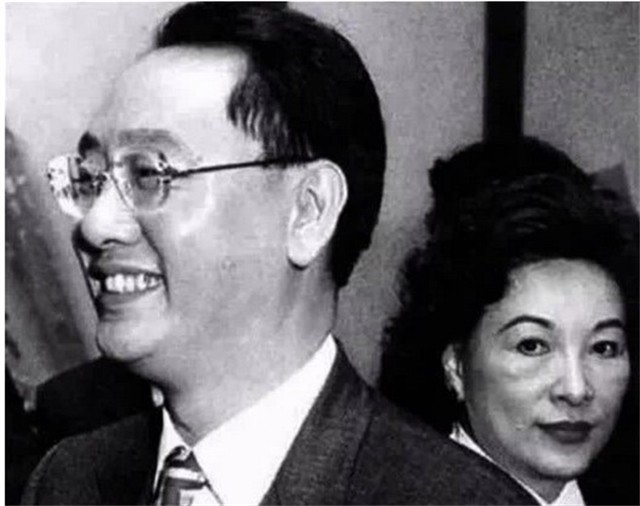 汤君年：卖窗帘起家，投资6亿建楼4栋，如今一套房价值过亿