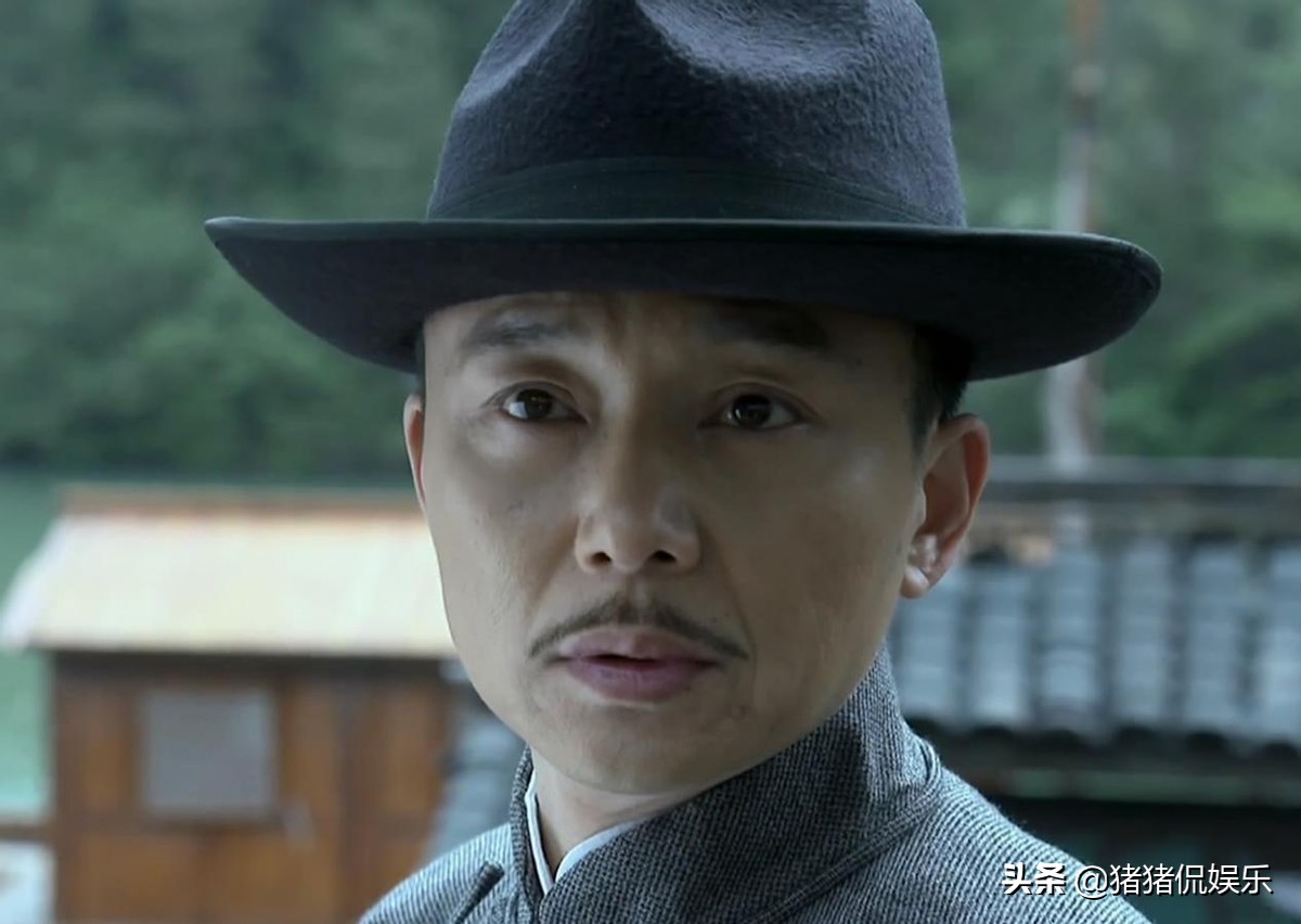 那么接下来,我们一起来看看近二十年谍战剧评分排名,《暗算》,《潜伏