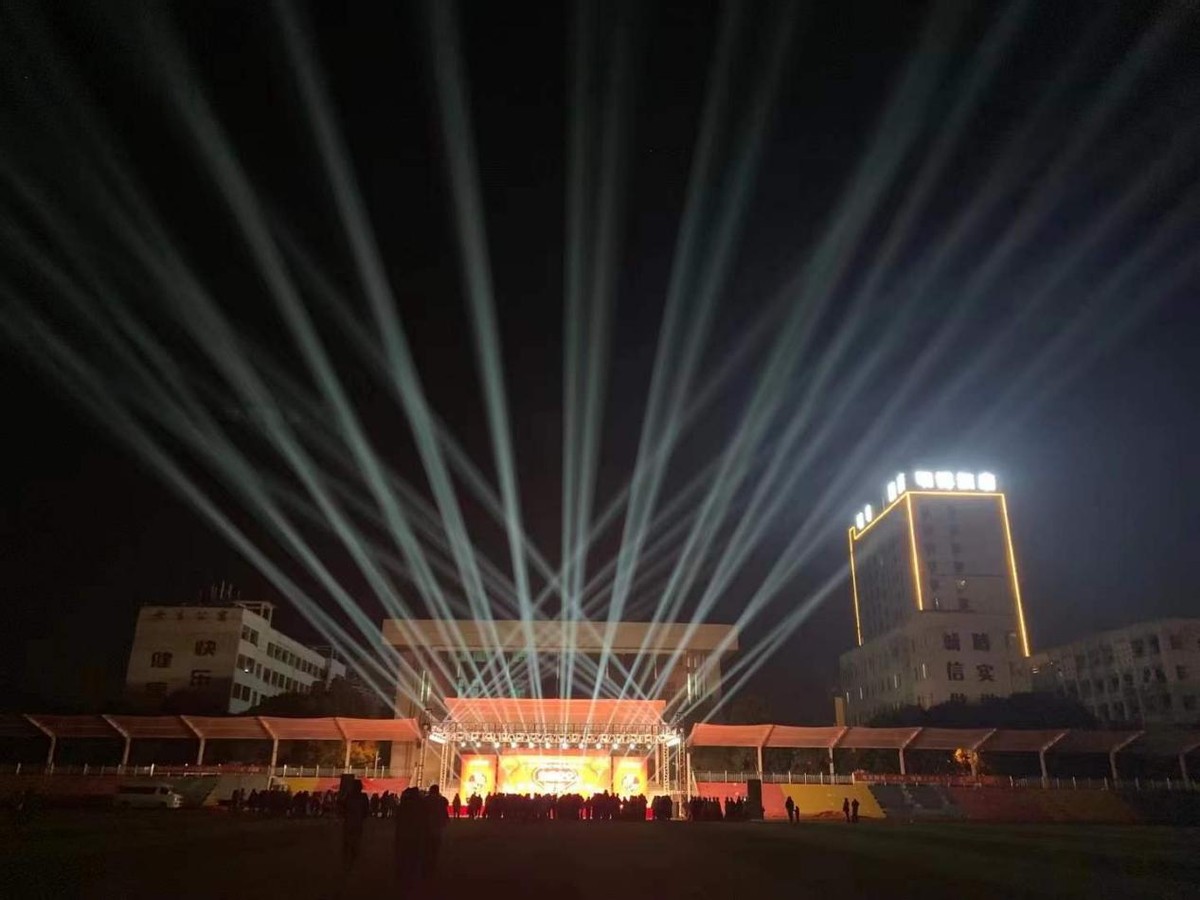 孝感市高级技工学校（青春飞扬）