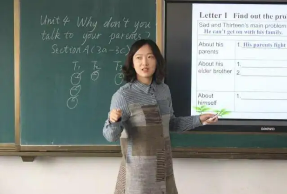 英语“主科”地位动摇了？部分地区降为副科，分数由120降到100