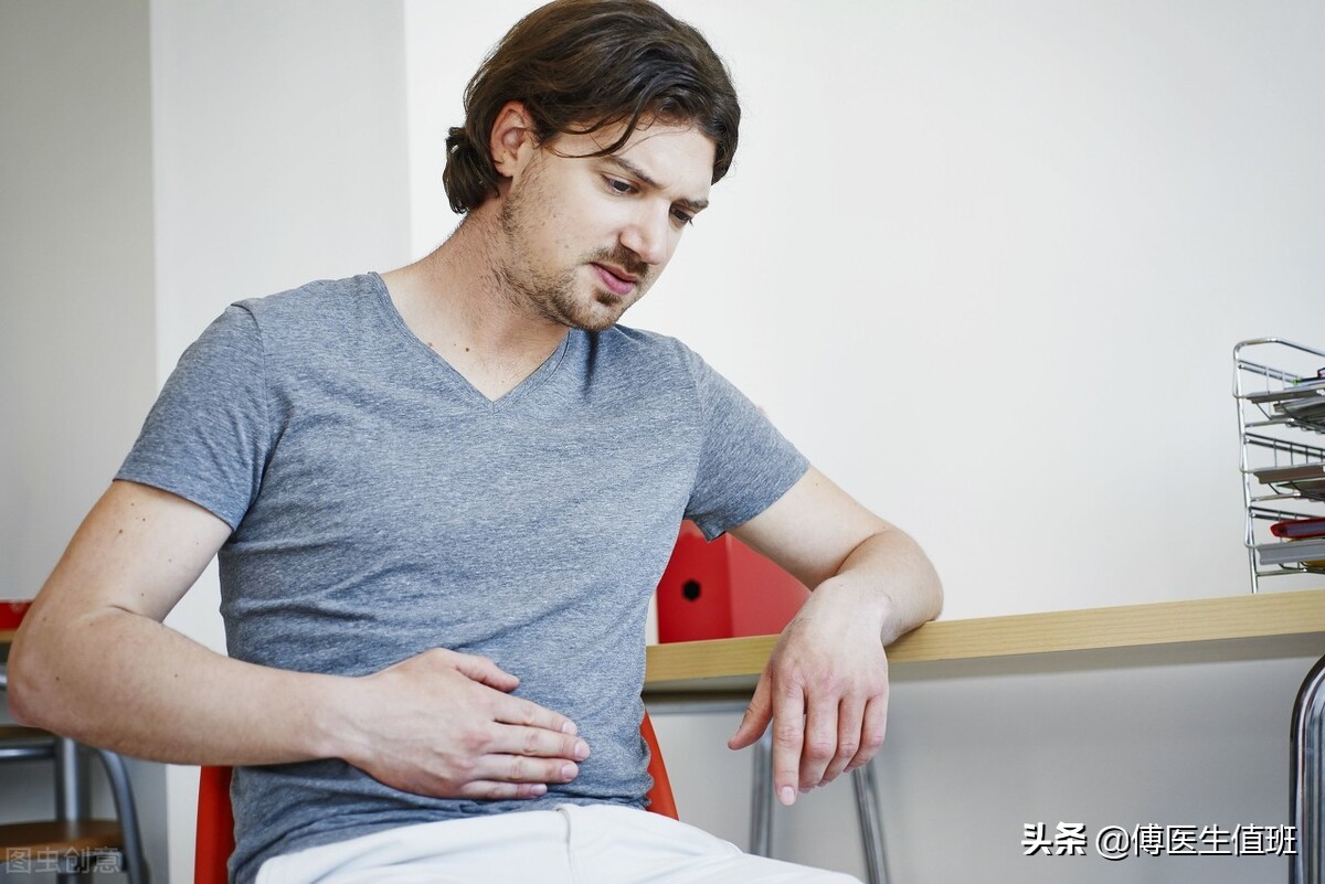 男子除夕酒后腹痛，急诊手术：大量恶臭脓液流出，误诊了？