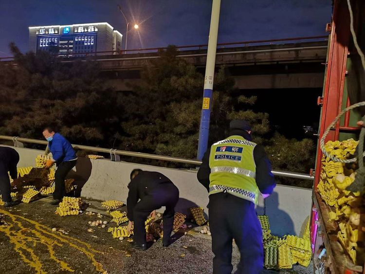 西安雁塔交警：疫情之下 一场暖心救援彰显警民战役志