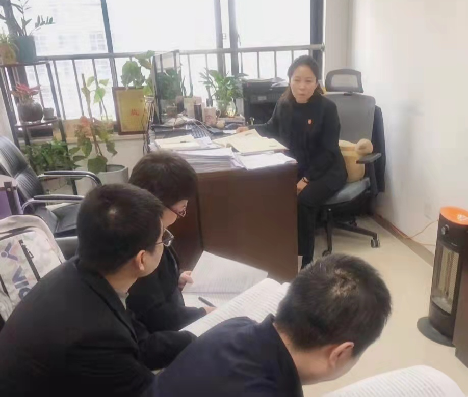 西安市雁塔区第十四次党代会精神在区法院引起热烈反响②