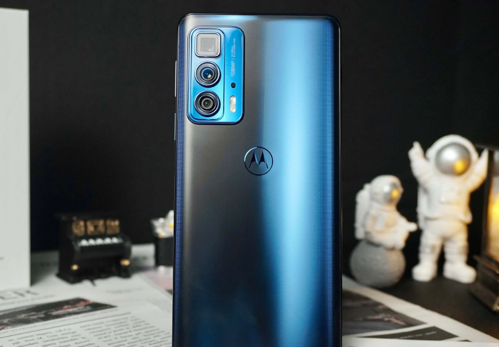 2022適合送父母的4款手機，1500左右，千元真香機，再用3年沒壓力