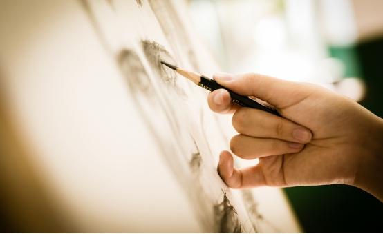 因“烧钱”而出名的3所高校，家境普通的学生，报考前需要三思