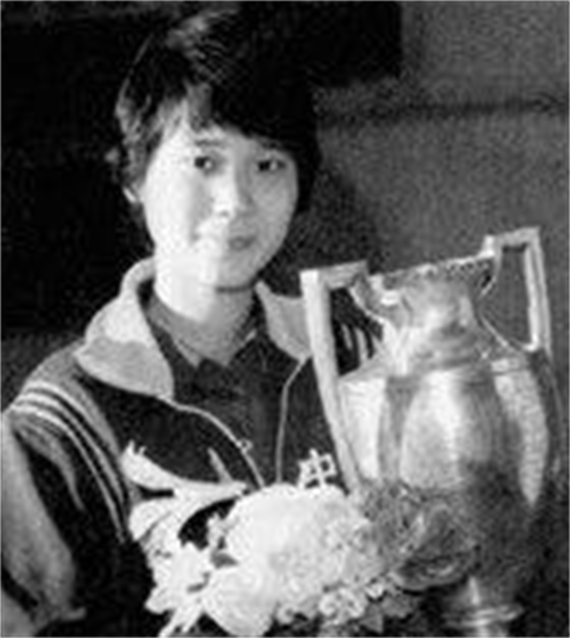 初代乒坛大魔王：许昕的恩师，拿了59个冠军，年近60仍旧美艳动人