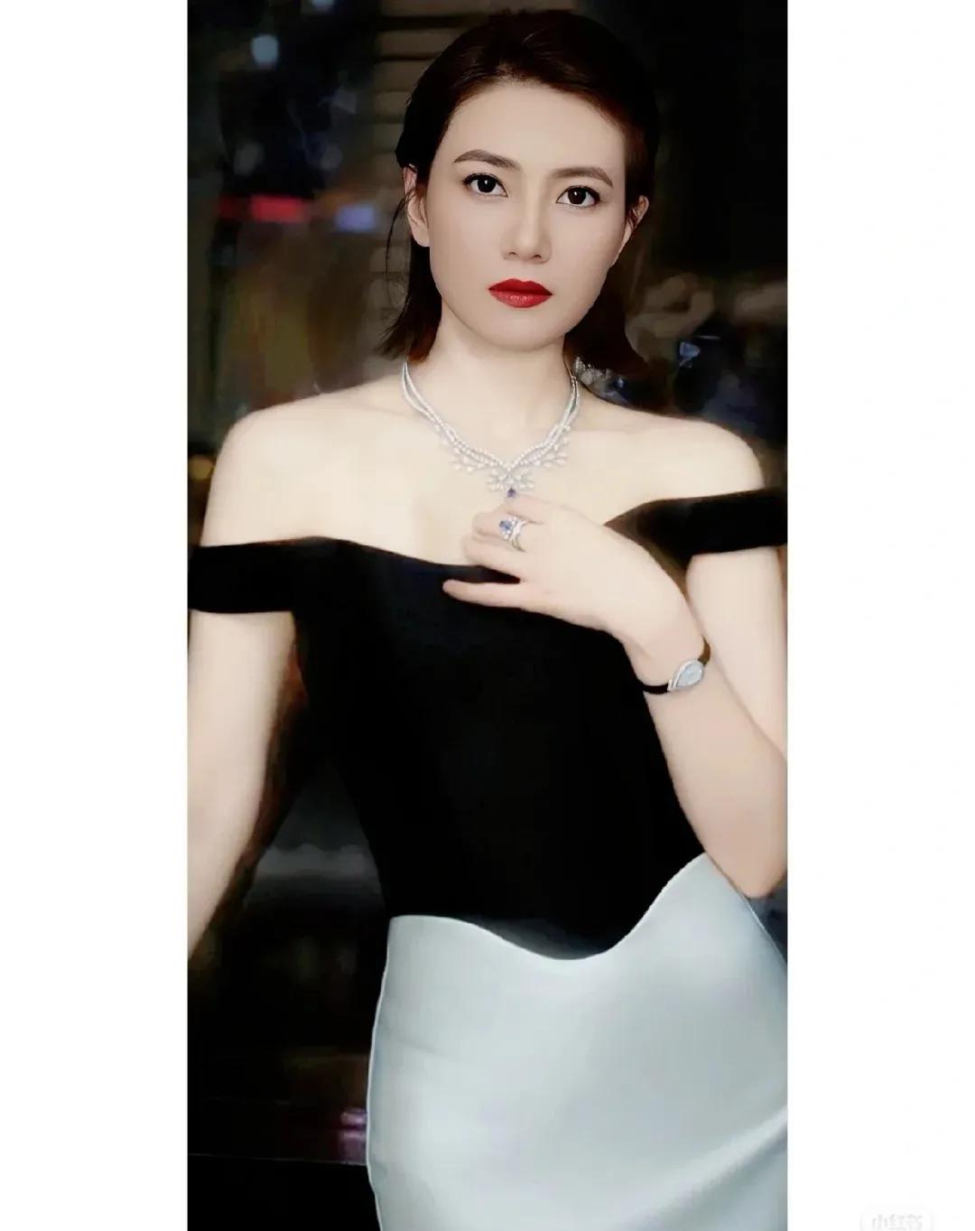 国民气质美女高圆圆