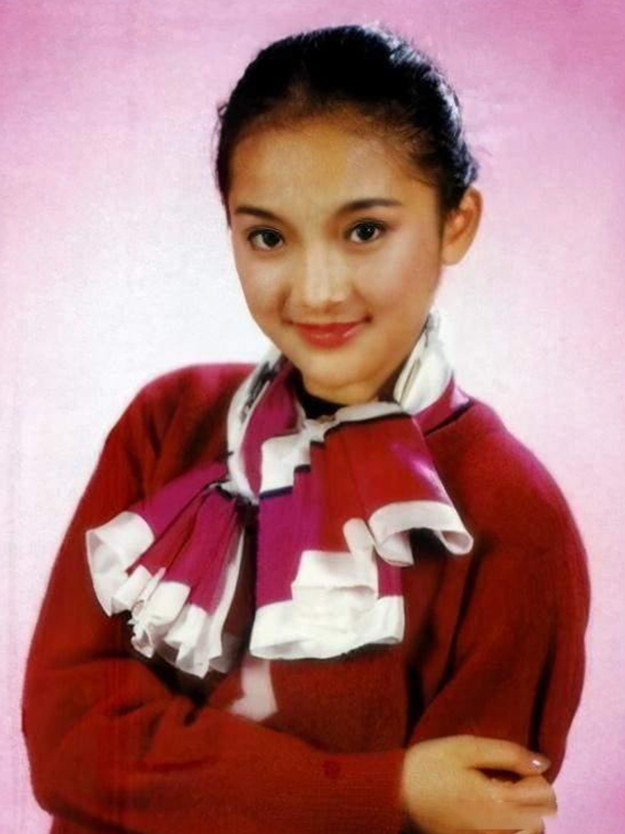 8位挂历女神：巩俐华贵、周迅灵动、瞿颖最奔放，谁是你心中第一