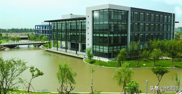 上海交通大学简介（复旦大学和上海交通大学谁的本科实力更强）