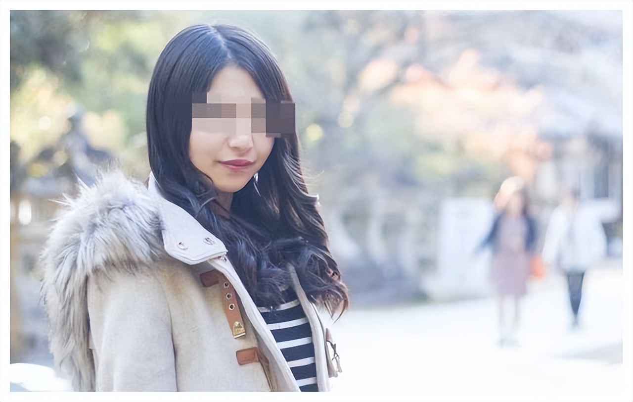 美女大学生失恋后精神失常，与五旬拾荒男生下孩子，母亲：造孽