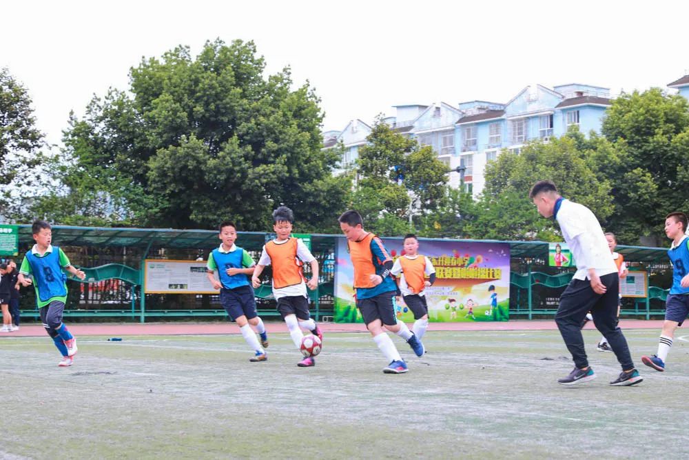 双流区迎春小学举行第七届校园足球班级联赛暨啦啦操比赛颁奖仪式
