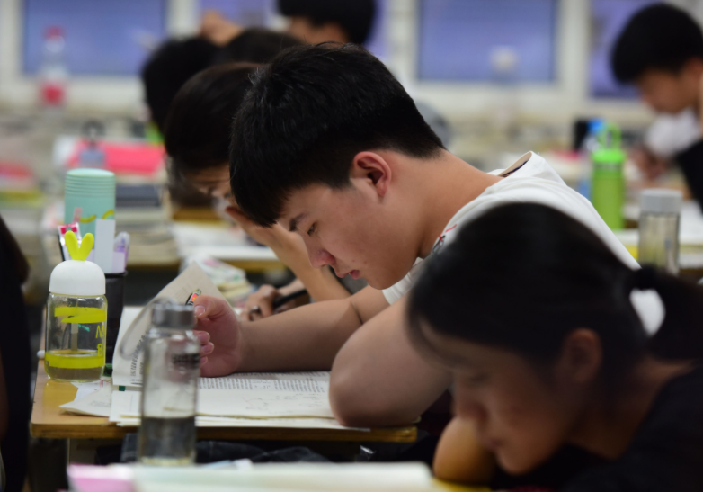 2022年高考迎新规，部分学生将无法参加高考，成绩再好也是徒劳