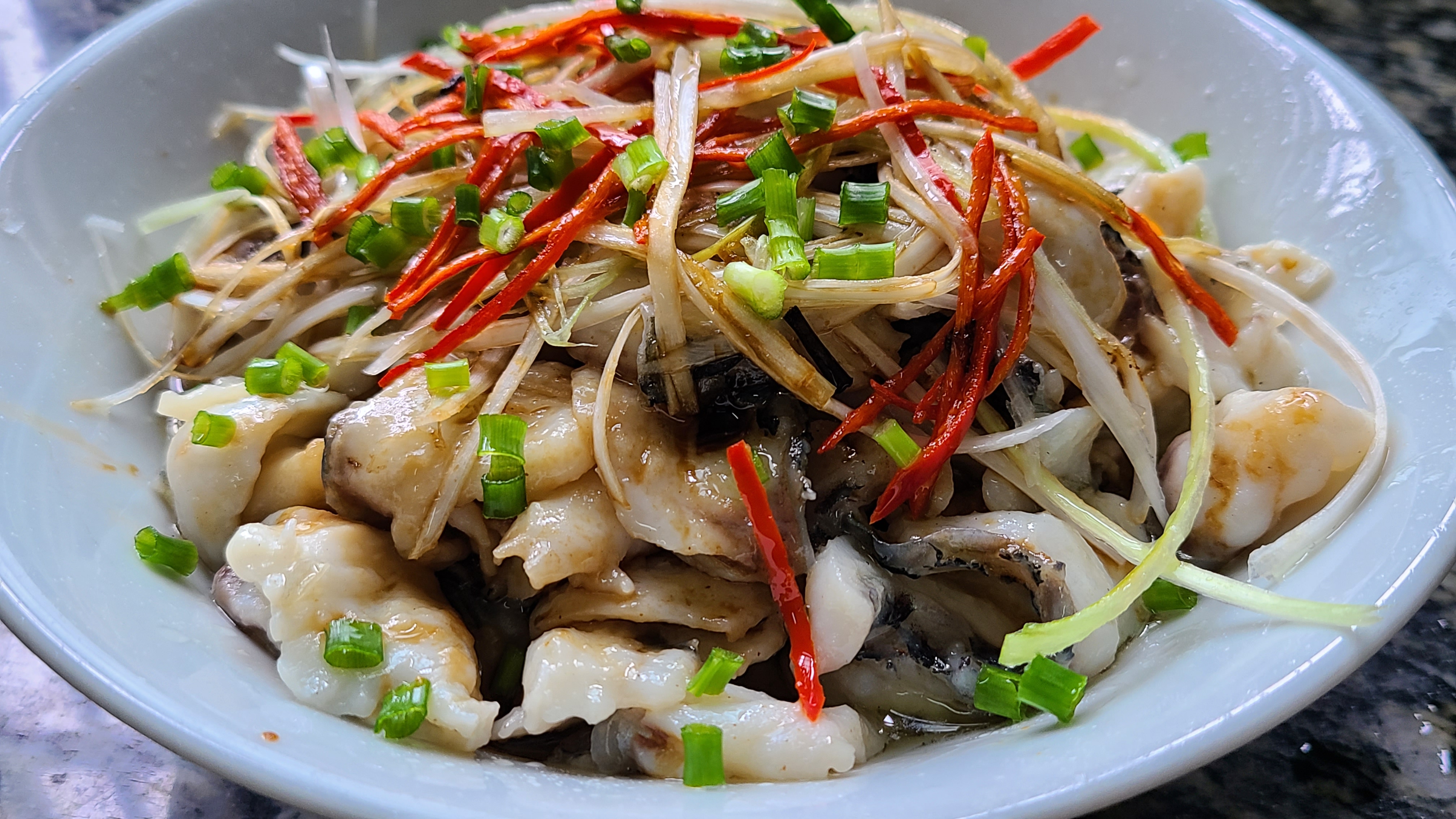 葱油鱼片，广东出了名的美食，老厨师教你做出来，简单好吃