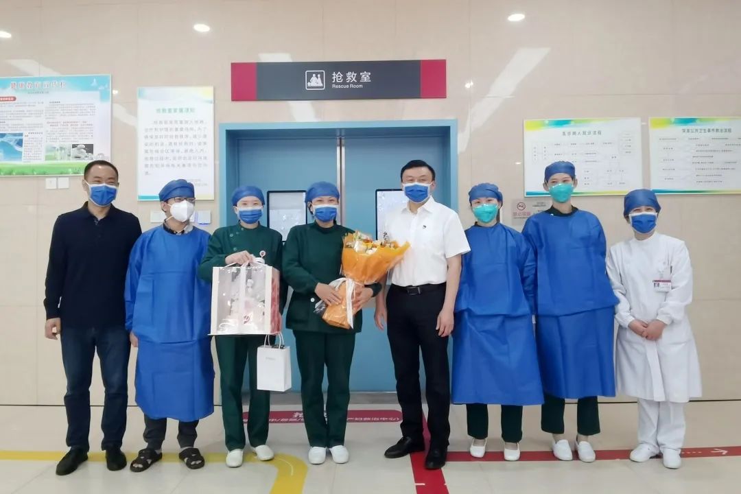 护士节前夕，江西省人民医院领导走访慰问一线护理工作者