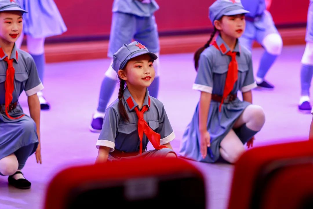 华阳实验小学举行“童星耀五月·艺术绽花开”群舞比赛（续）
