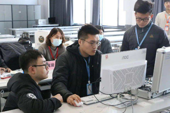 华为与三所大学签约，这次的选择让不少人感到意外，毕业生有福了