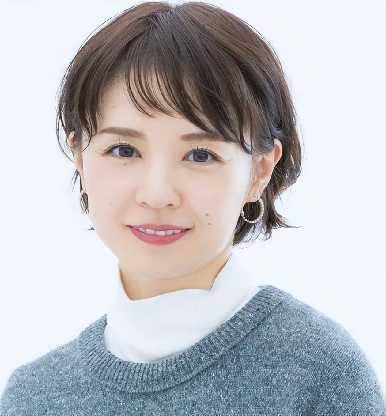 二,适合中年女性的发型