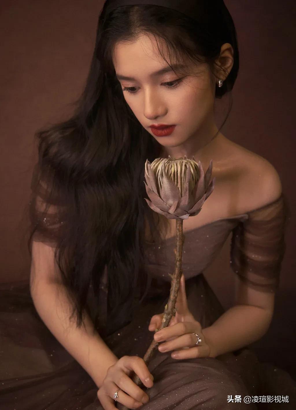 明星壁纸图片分享：张婧仪（1）