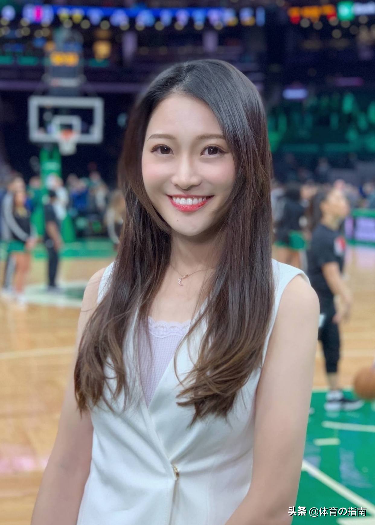 nba前线记者有哪些(孟超火了！NBA前方女记者，让野兽般篮球巨星都温柔的低下了头)