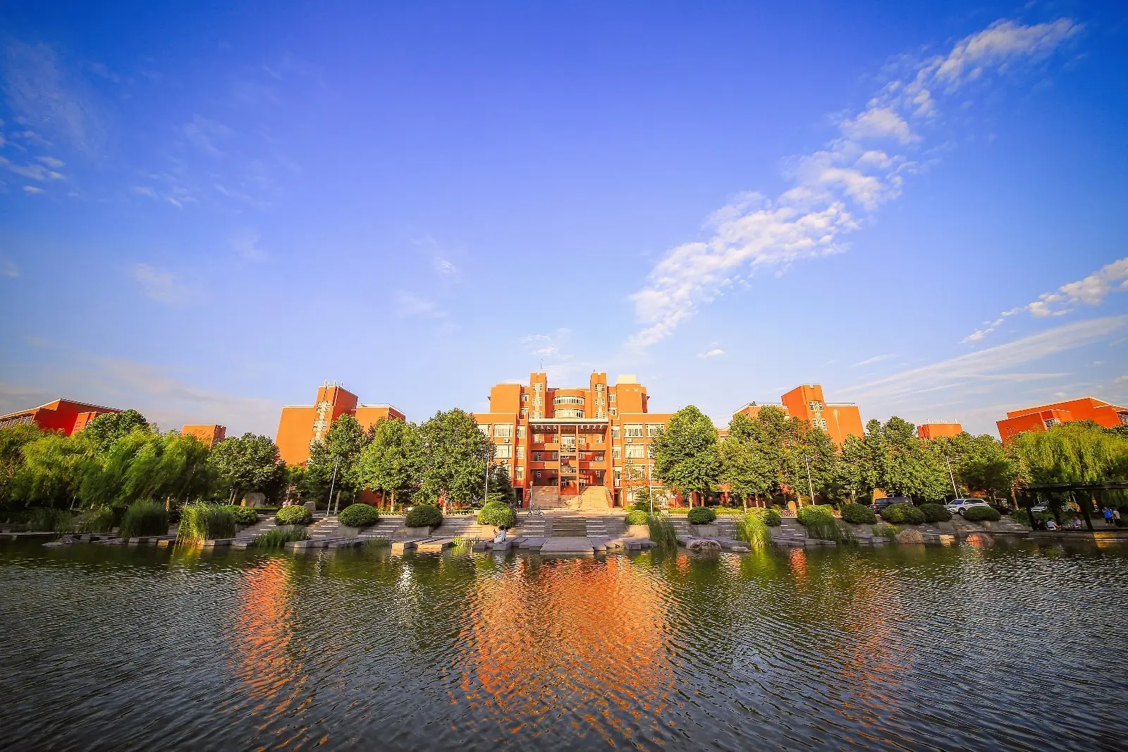 在校大学生数全国第二，两院士履新河南，郑州加速补齐科教短板