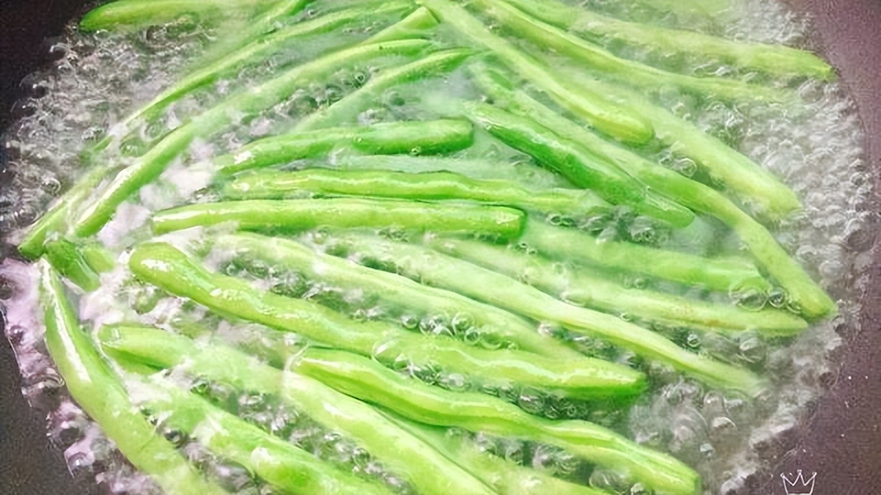 哪些蔬菜,烹饪前要"焯水"呢?