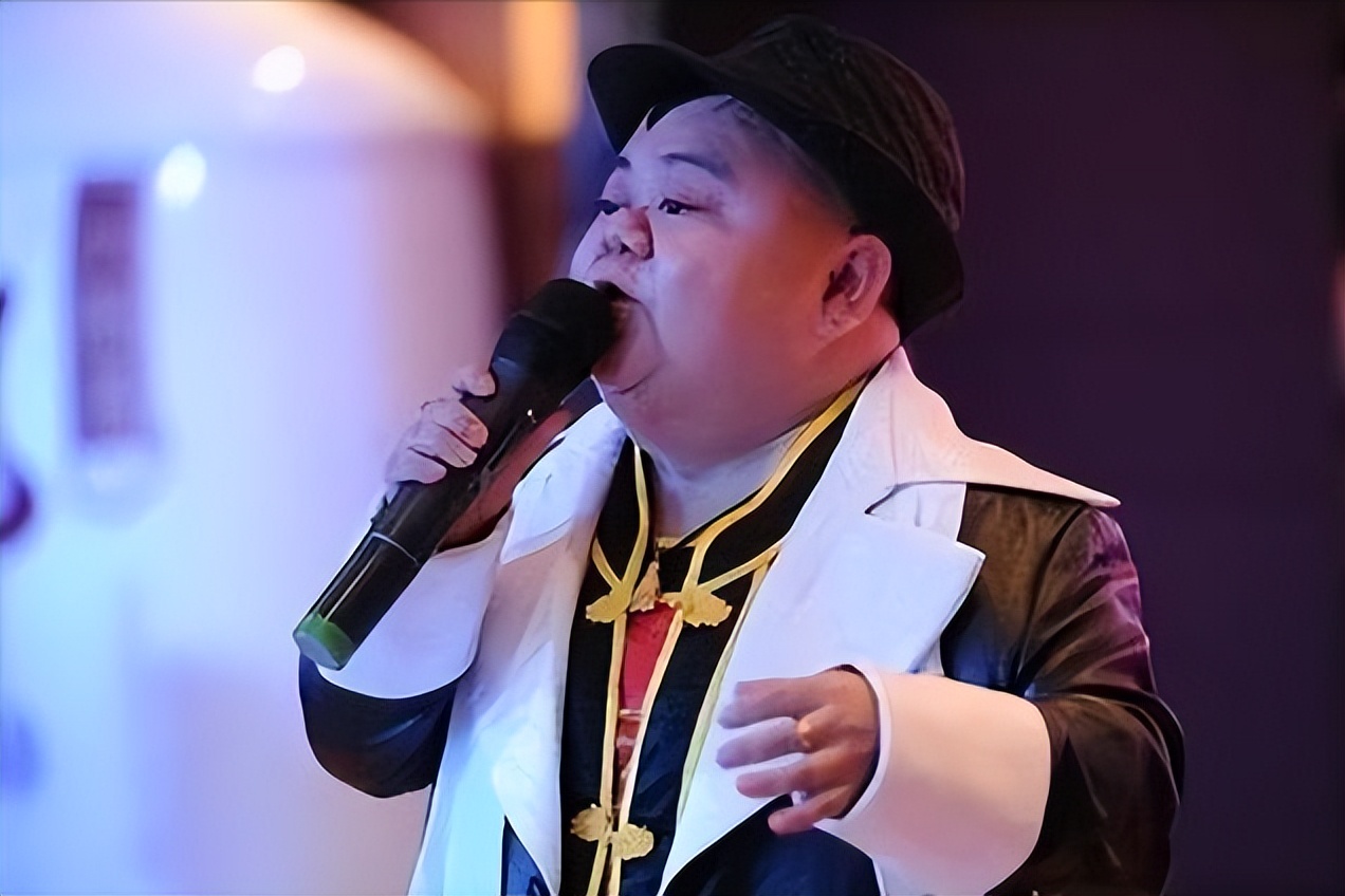 张荣的开挂人生！侏儒症患者二婚娶娇妻，如今一家五口幸福美满