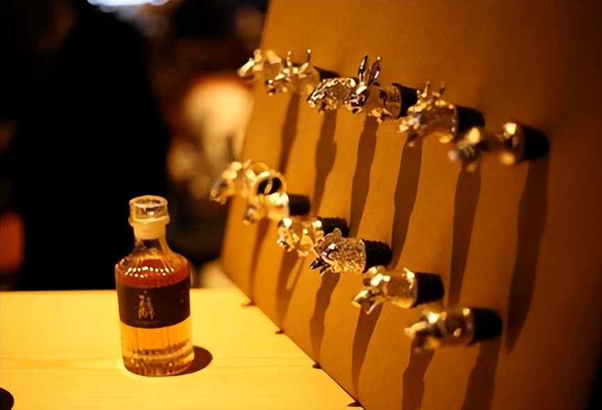 专访BYJOY创始人：用威士忌的思路，做一瓶Chinese Baijiu | 酒零后
