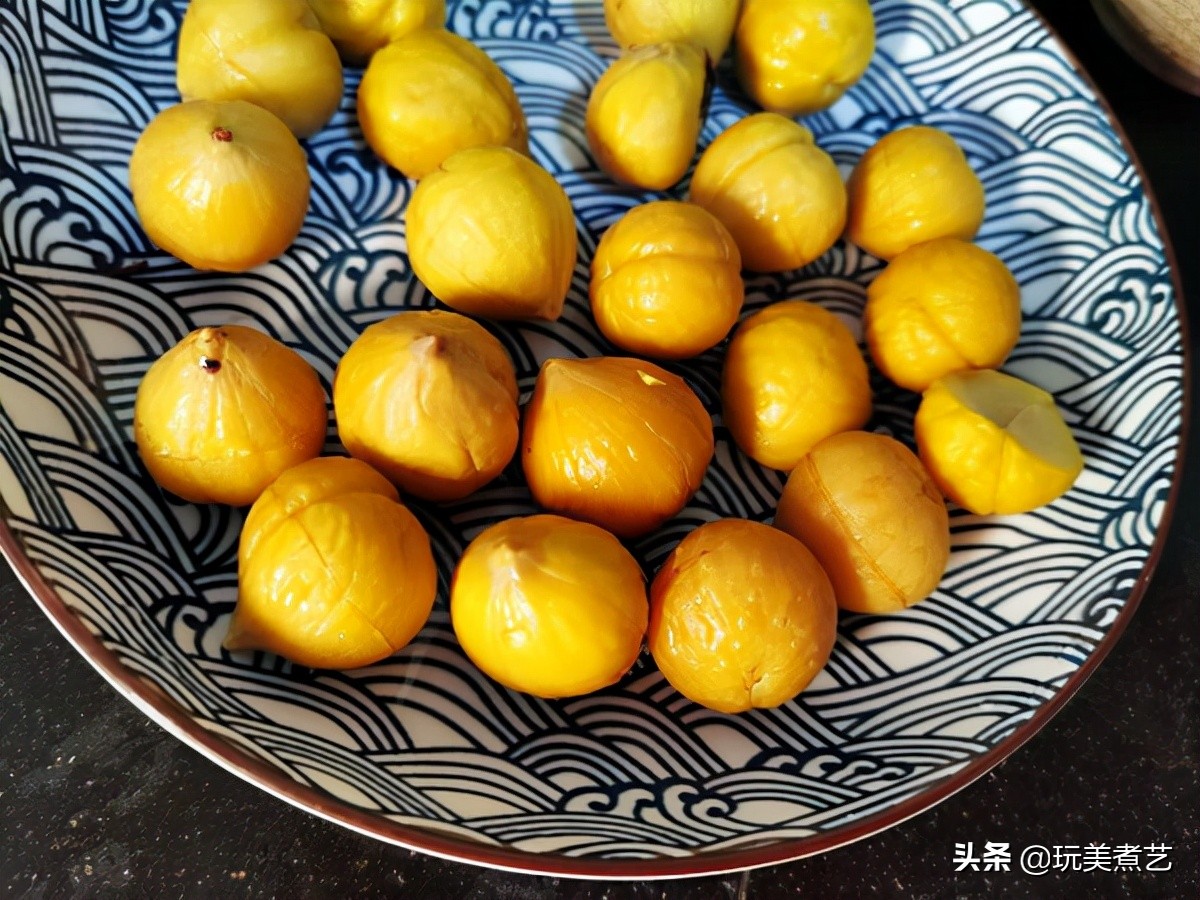 好吃到嗦手指头的南瓜、板栗围绕着排骨，就是香