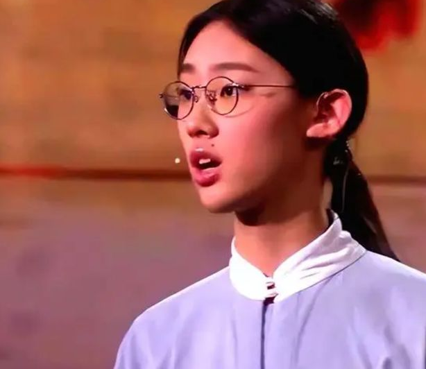 同为清华才女，武亦姝和“奶茶妹妹”的差距很大，能相提并论吗？