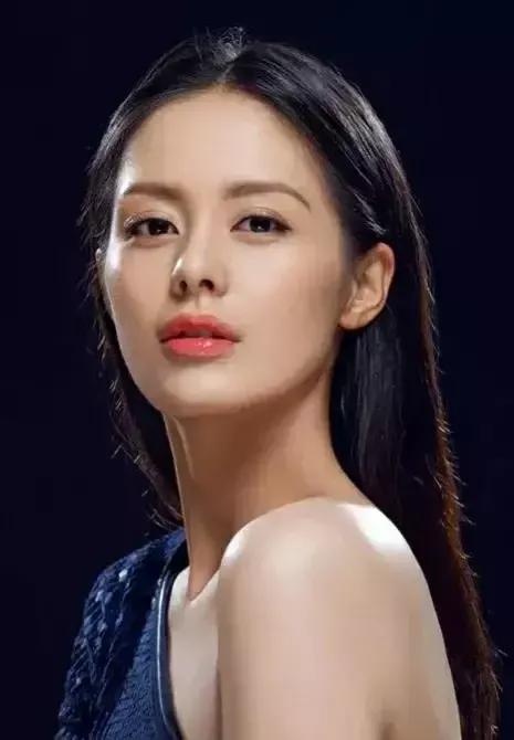 国色天香的王力可