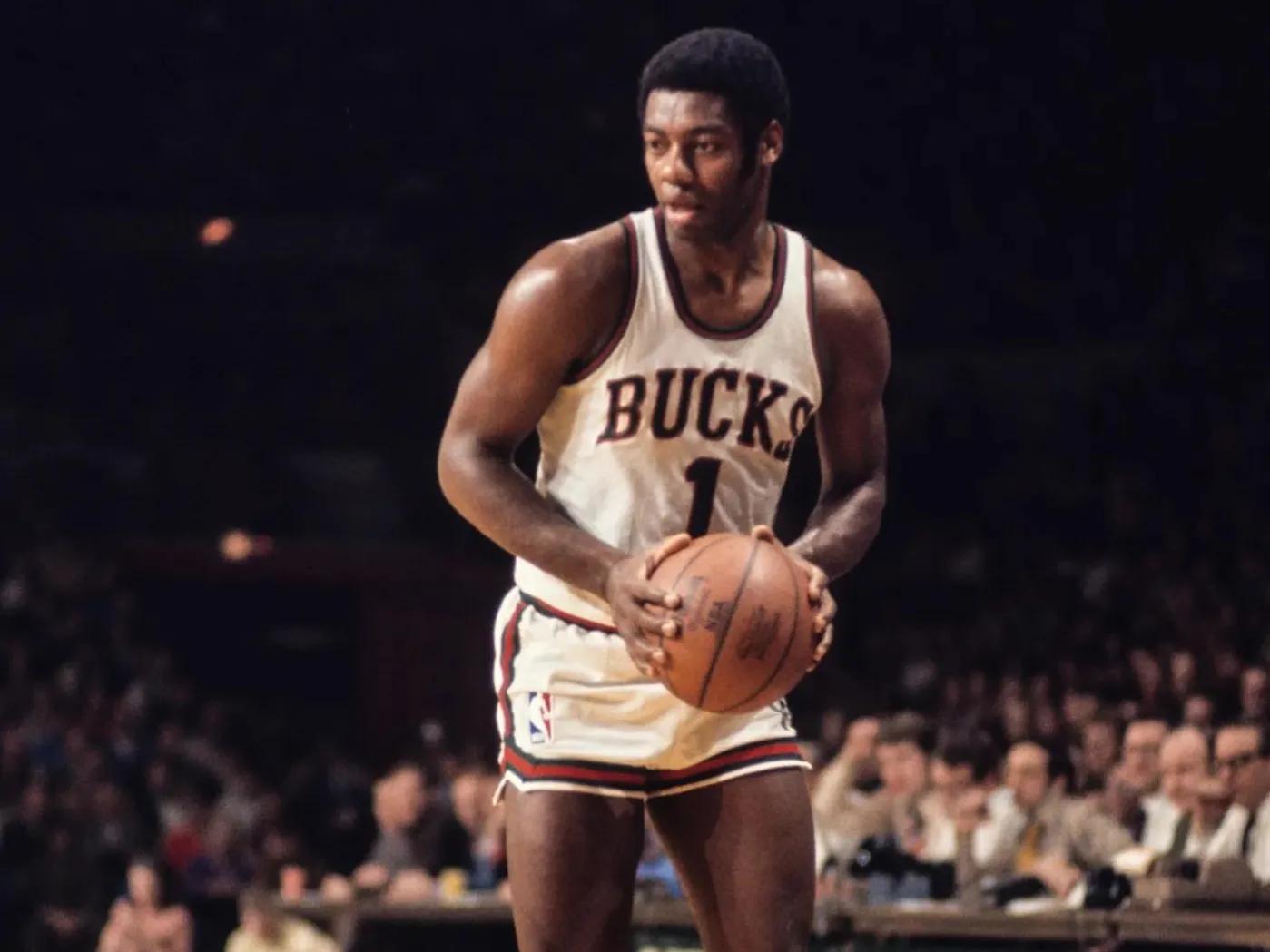 奥斯卡罗伯特森,悉尼蒙克里夫,马奎斯约翰逊,字母哥,贾巴尔雄鹿在字母