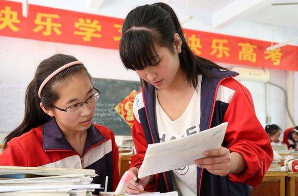 2022年新高考发生变化，有两个科目备受限制，教师也濒临“失业”