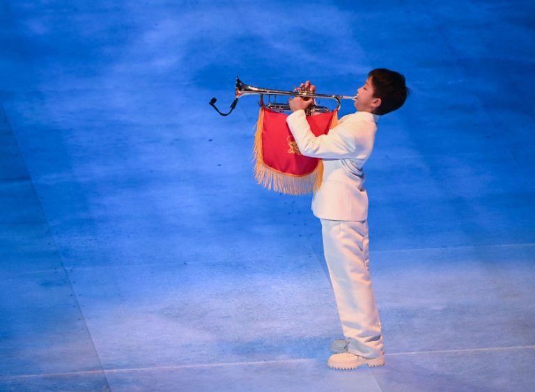 冬奥会的“小号手”走红，就读普小被张艺谋相中，家庭背景不一般