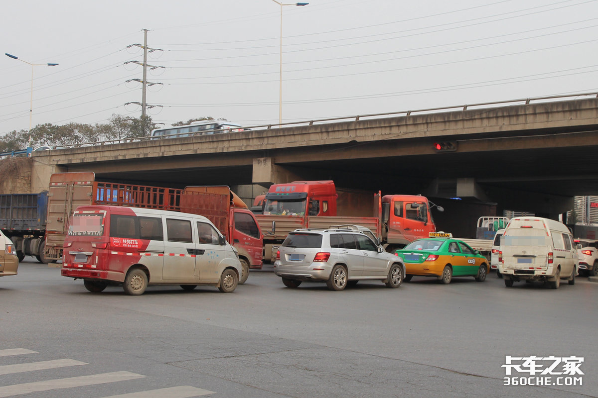 蓝牌受限选黄牌车？没那么简单，运营成本和路权都是问题