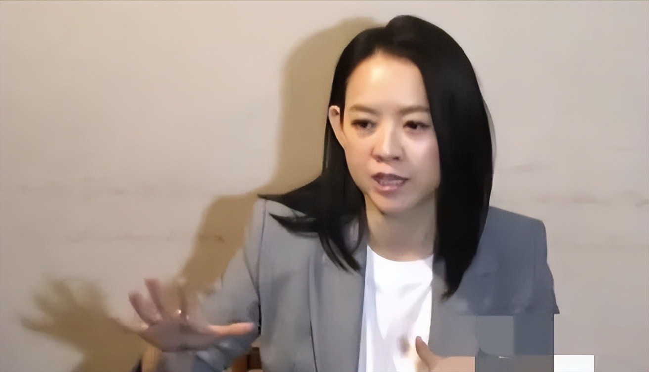 父亲是歪瓜裂枣，女儿却貌美如花？这10位星二代的长相好奇妙