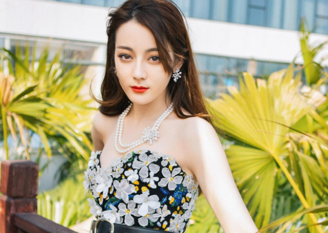 国内大学“校花”排行榜，刘诗诗上榜实至名归，清华校花惹争议