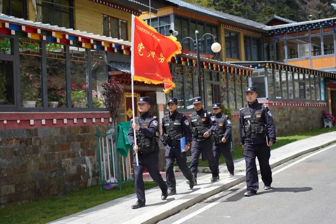 【喜迎二十大 忠诚保平安】西藏玉麦：从“三人乡”到全民守边，这里“枫”警独好