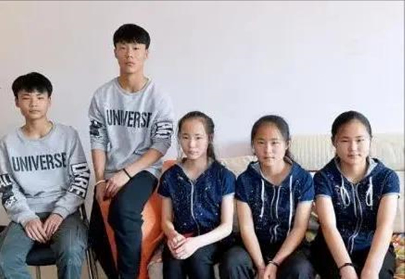 奥运五福娃图片(中国首例五胞胎：真人奥运五福娃，妈妈却坦言如果重选，一个不要)