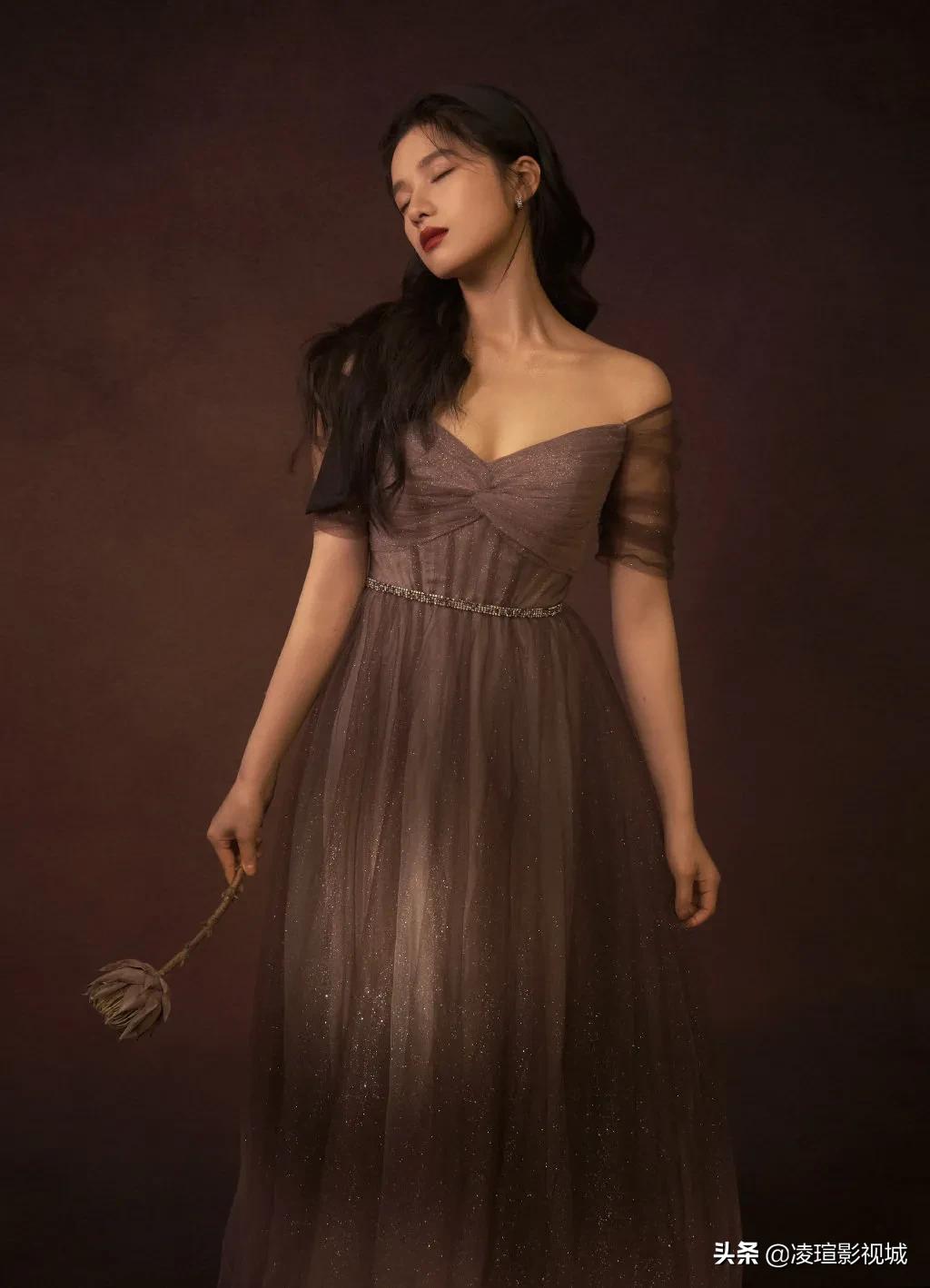 明星壁纸图片分享：张婧仪（1）