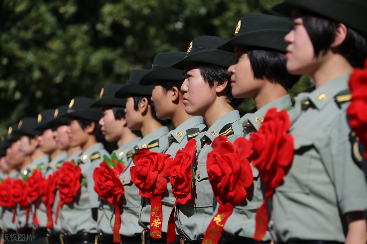 盘点大学生入伍当士官的四种方式，大一到大四，不同时期都有机会