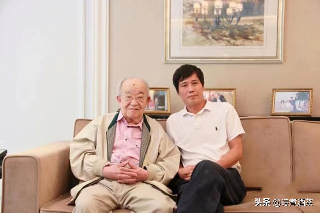 清风两袖朝天去，免得闾阎语短长——清廉朴素一生的乔羽